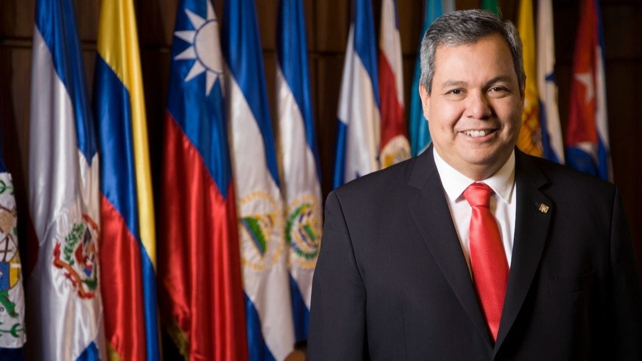 Presidente del BCIE reitera apoyo a proyectos que Gobierno del Presidente Bukele ejecute en favor de la población presidente-del-bcie-reitera-apoyo-a-proyectos-que-gobierno-del-presidente-bukele-ejecute-en-favor-de-la-poblacion